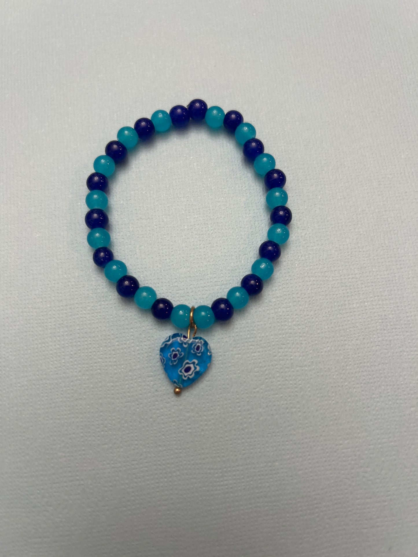 Monochromatic glass heart bracelet